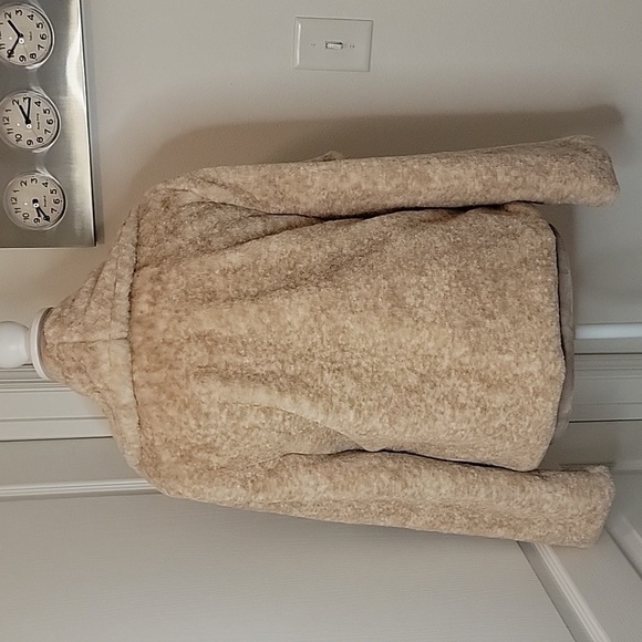 Jack by BB Dakota. Size M. Faux Fur Cropped Jacket. NEW with Tag! - Picture 3 of 11